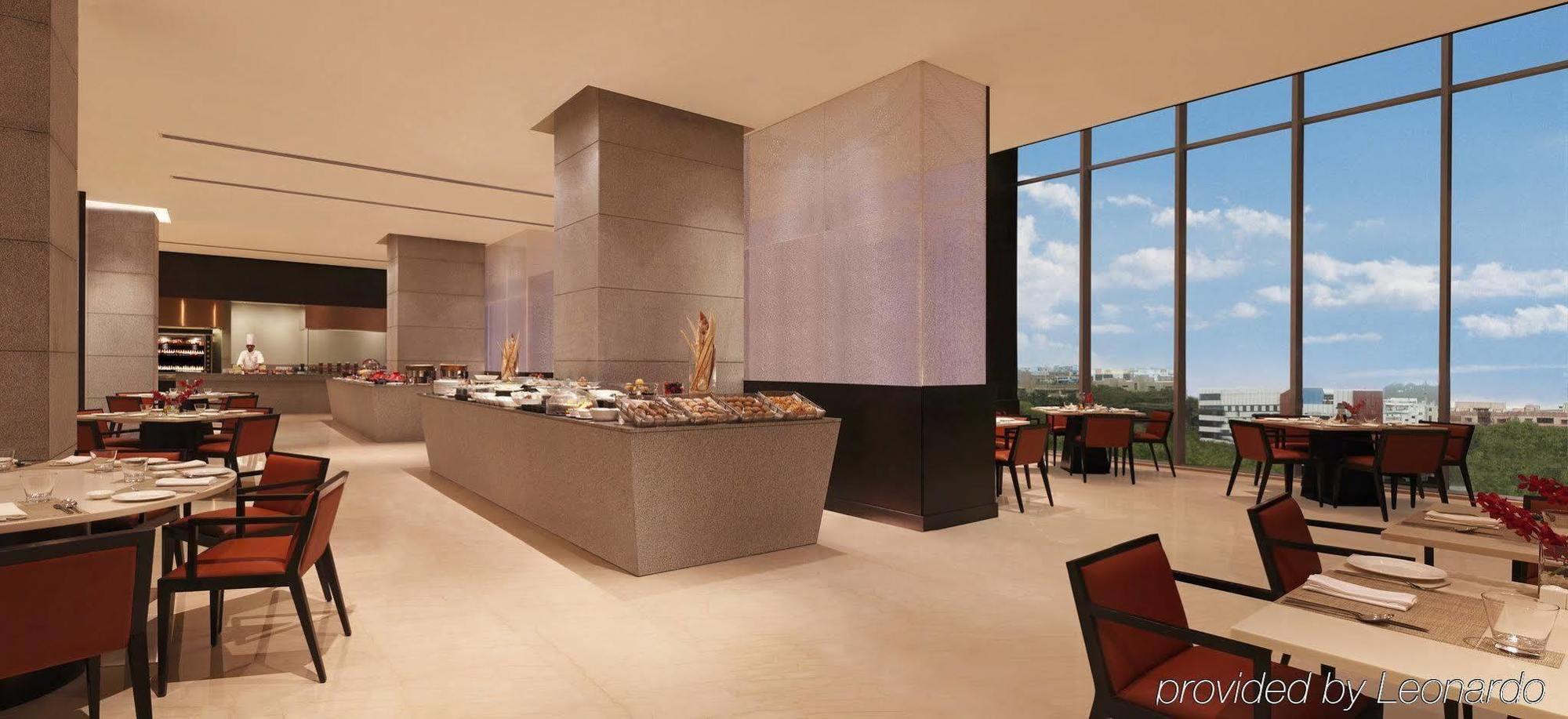 Hotel Trident Hyderabad Esterno foto The restaurant